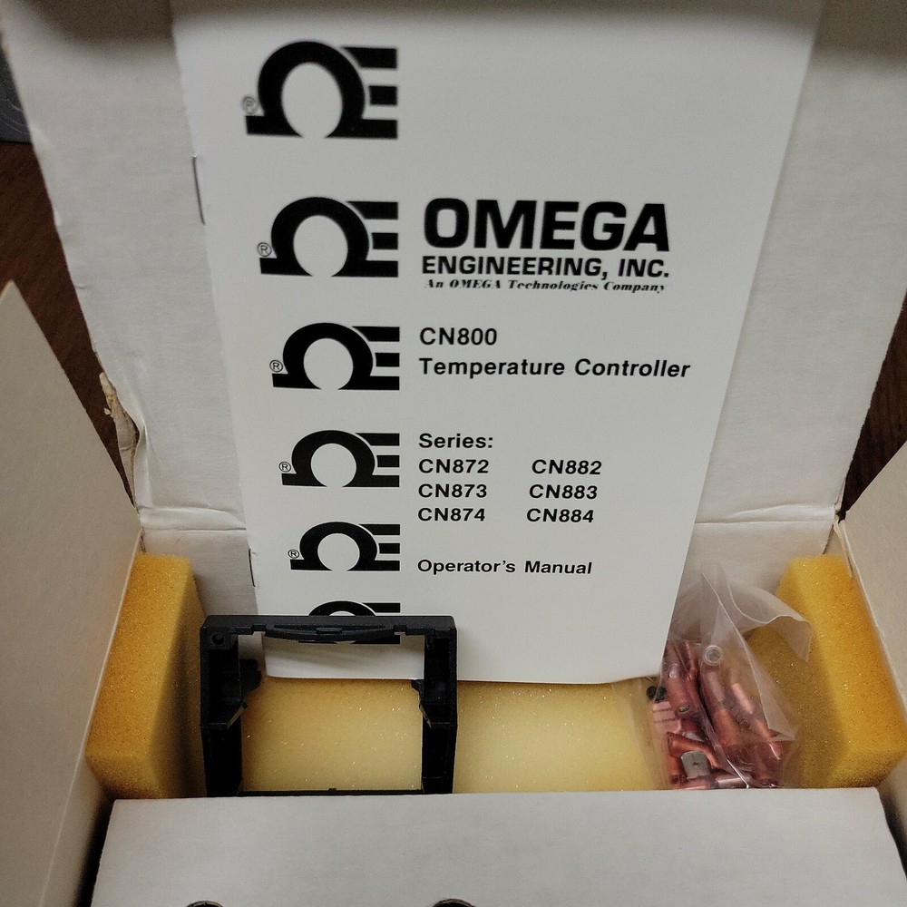 Omega Engineering CN800 Series Temperature Controller