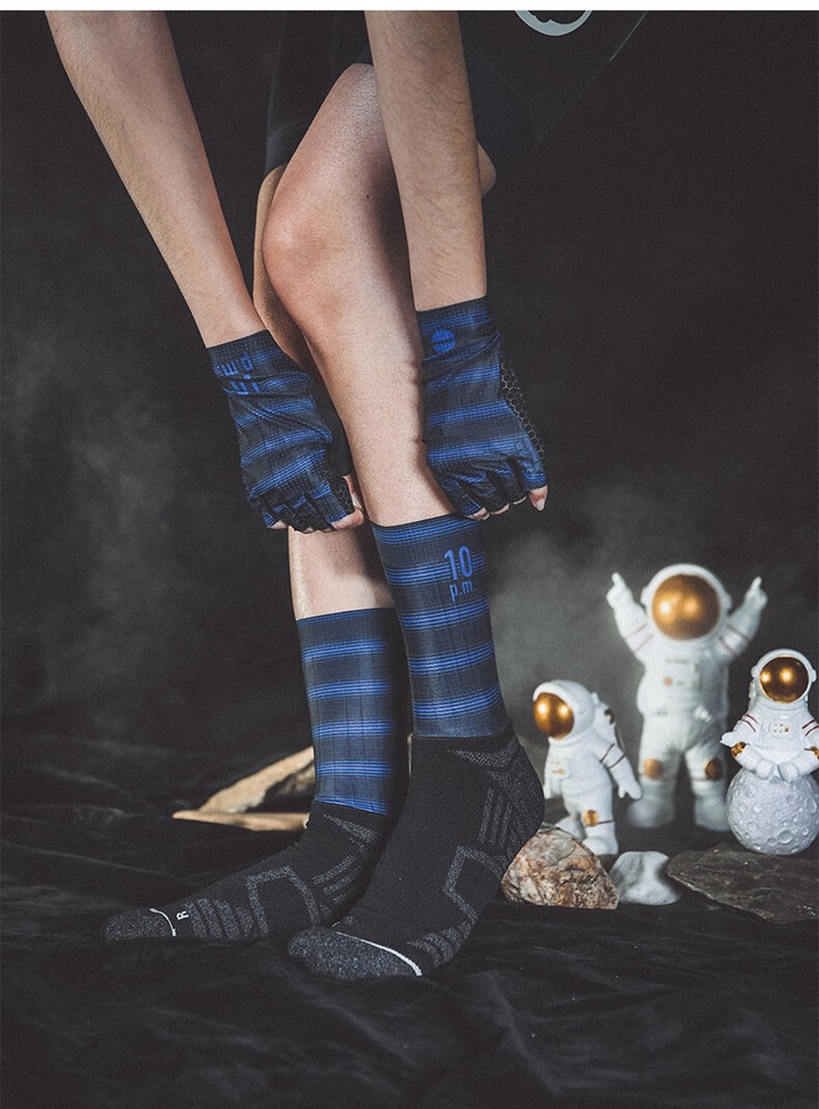 Lightweight pro cycling socks