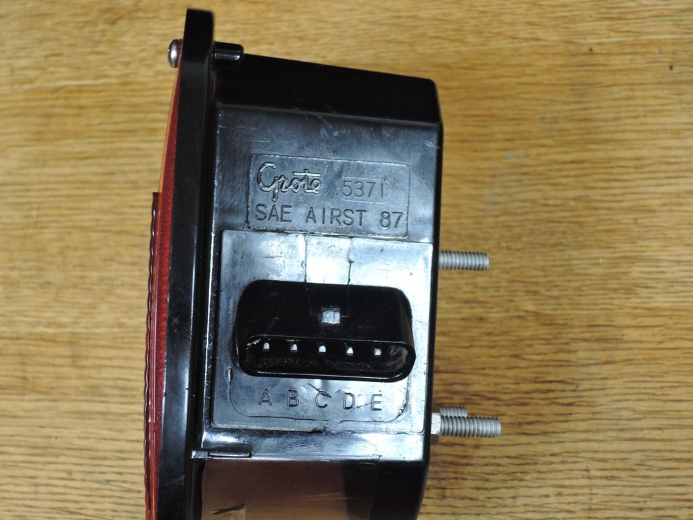 Grote 5377-70 Tail Light Take-Off 3 Stud