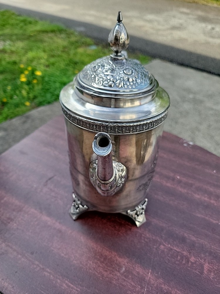 WM Rogers Smith New Haven Conn Silver Plate Lidded Coffee Tea Pot