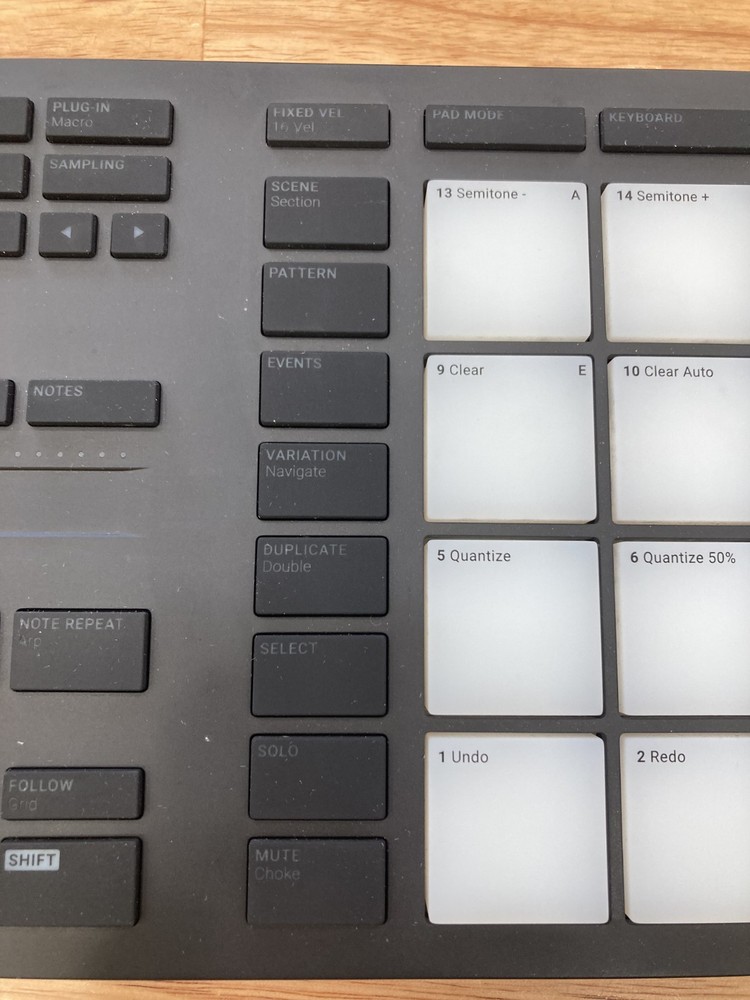Native Instruments MASCHINE MIKRO MK3 Drum Controller USED