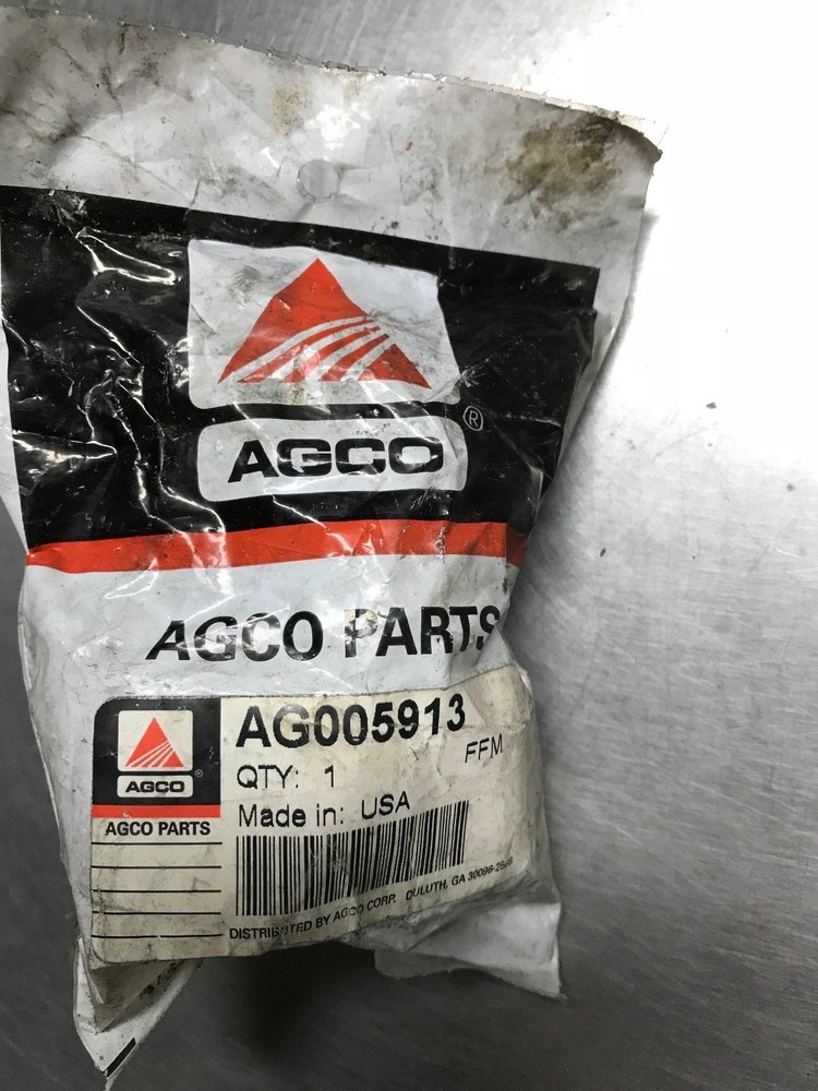 AG005913 GENUINE AGCO  ADAPTER FITTING