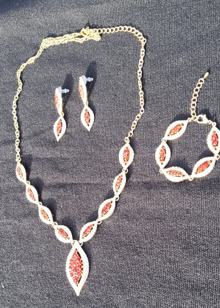 Formal/Prom Necklace Set