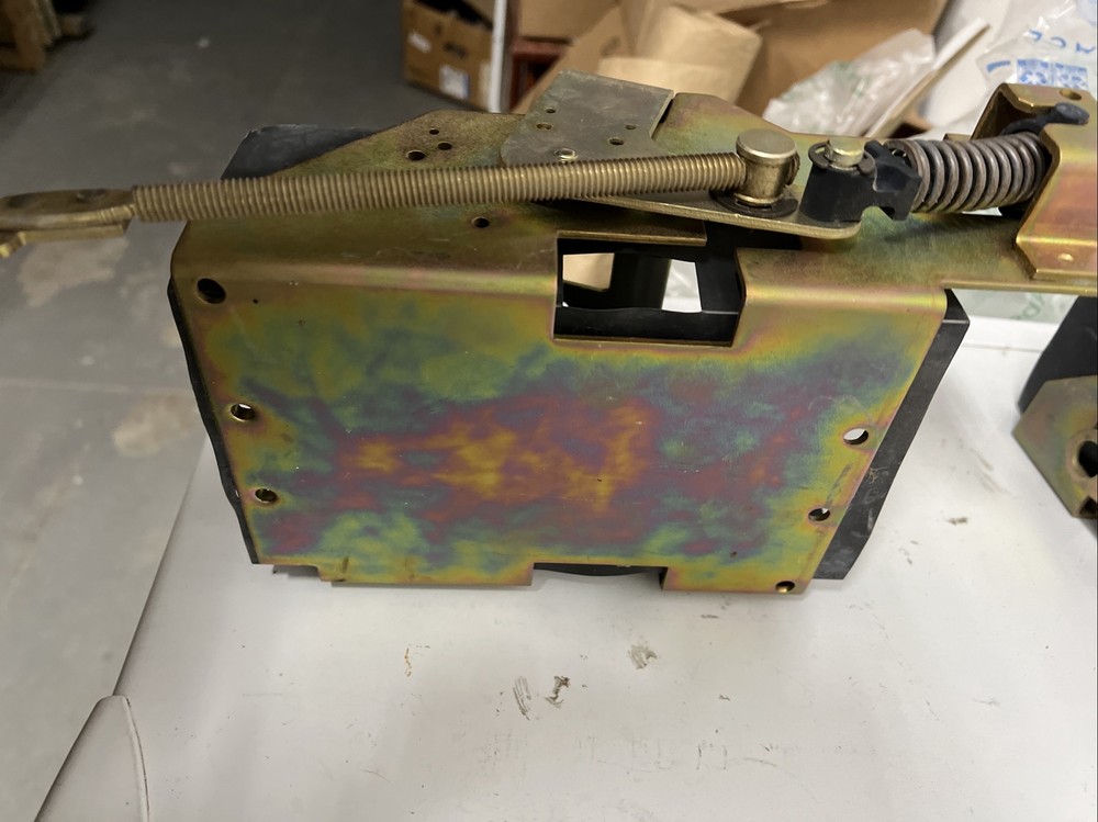 SQUARE D 9422RP1 OPERATING MECHANISM, SER. B