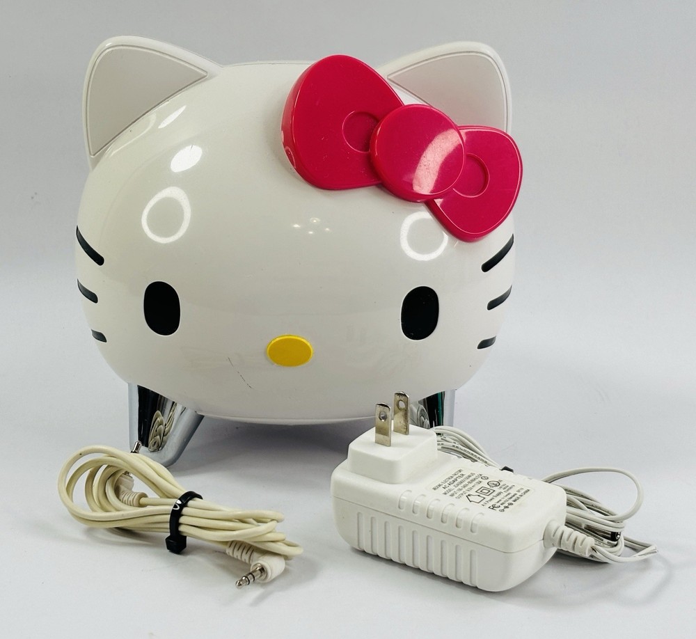 Hello Kitty Bluetooth Wireless Speaker System KT4557A Sanrio 2013 w/ Adapter