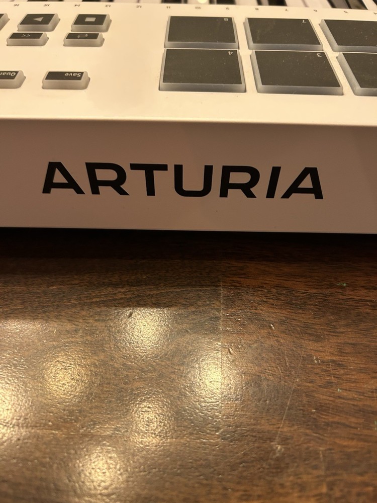 Arturia KeyLab Essentials 49 mk3 Midi Controller/Keyboard 49-Key