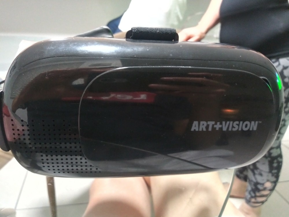 ART+VISION Virtual Reality Headset