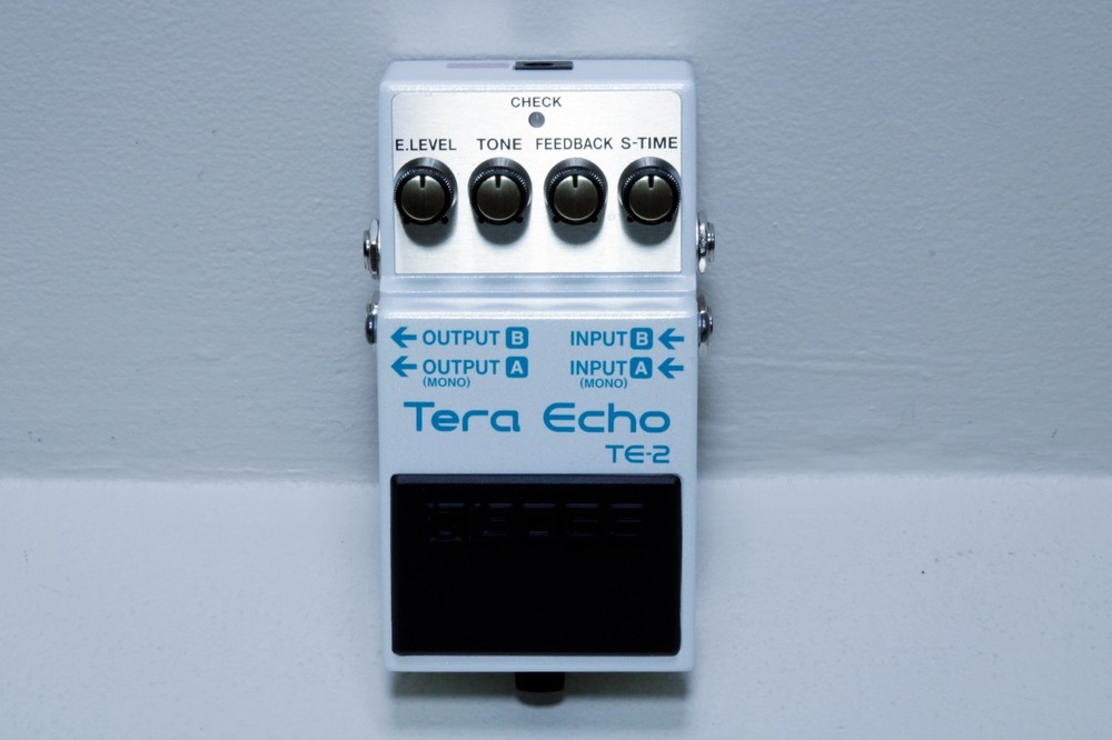 * Boss TE-2 Tera Echo Guitar Effect Pedal * A Multi-Dimensional Reverb-Delay *