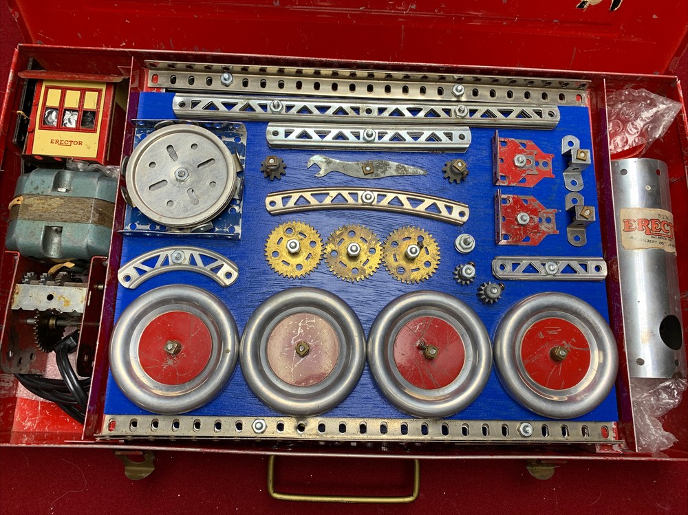 A.C. Gilbert copmany 7 1/2 erector set Vintage