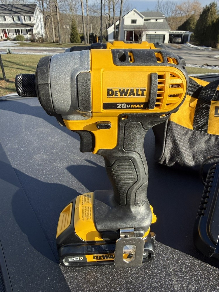 DEWALT DCK240C2R 2-Tool Combo Kit (1.3 Ah)