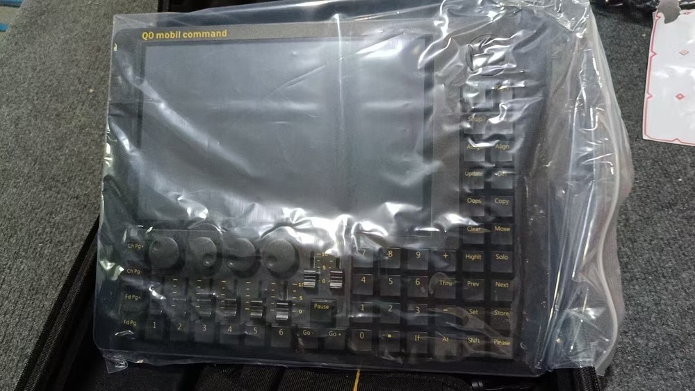 Mini MA Controller DMX 512 Lighting Q0 Mobile Touch Screen Command DMX Console