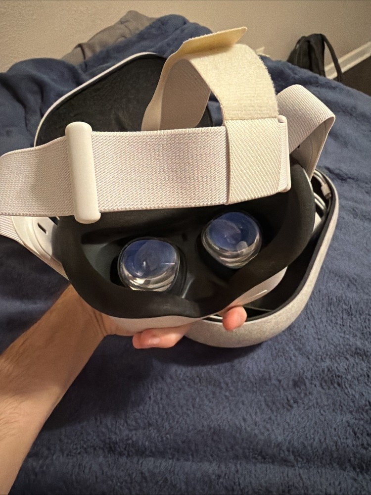 OCULUS QUEST 2 VR HEADSET 128GB MINT