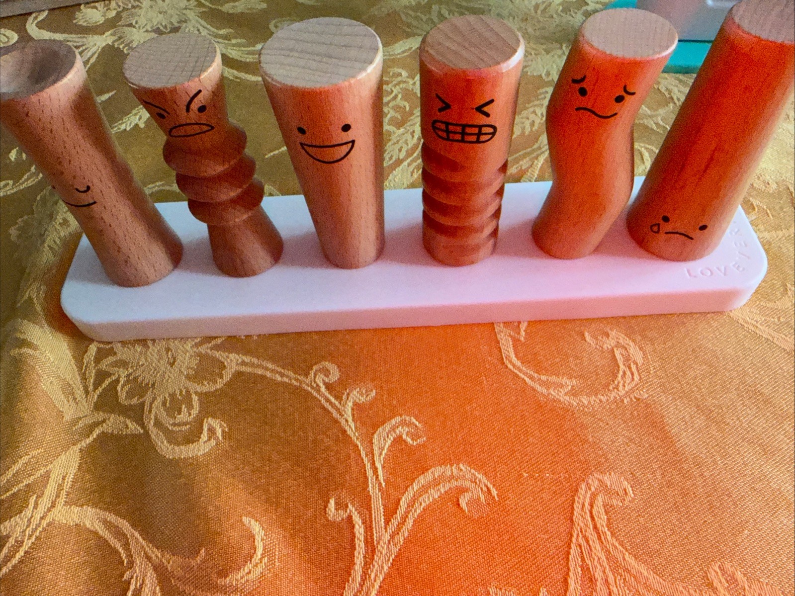 Lovevery Wooden Emotion Dolls Pegs and Plastic Stand Montessori