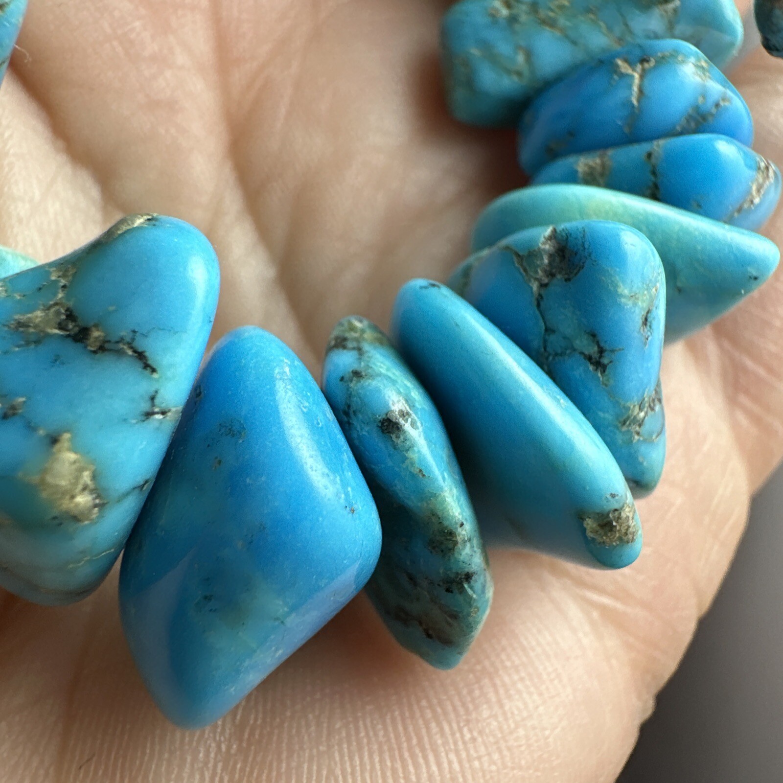 Beautiful southwestern style 18 inch turquoise silver necklace