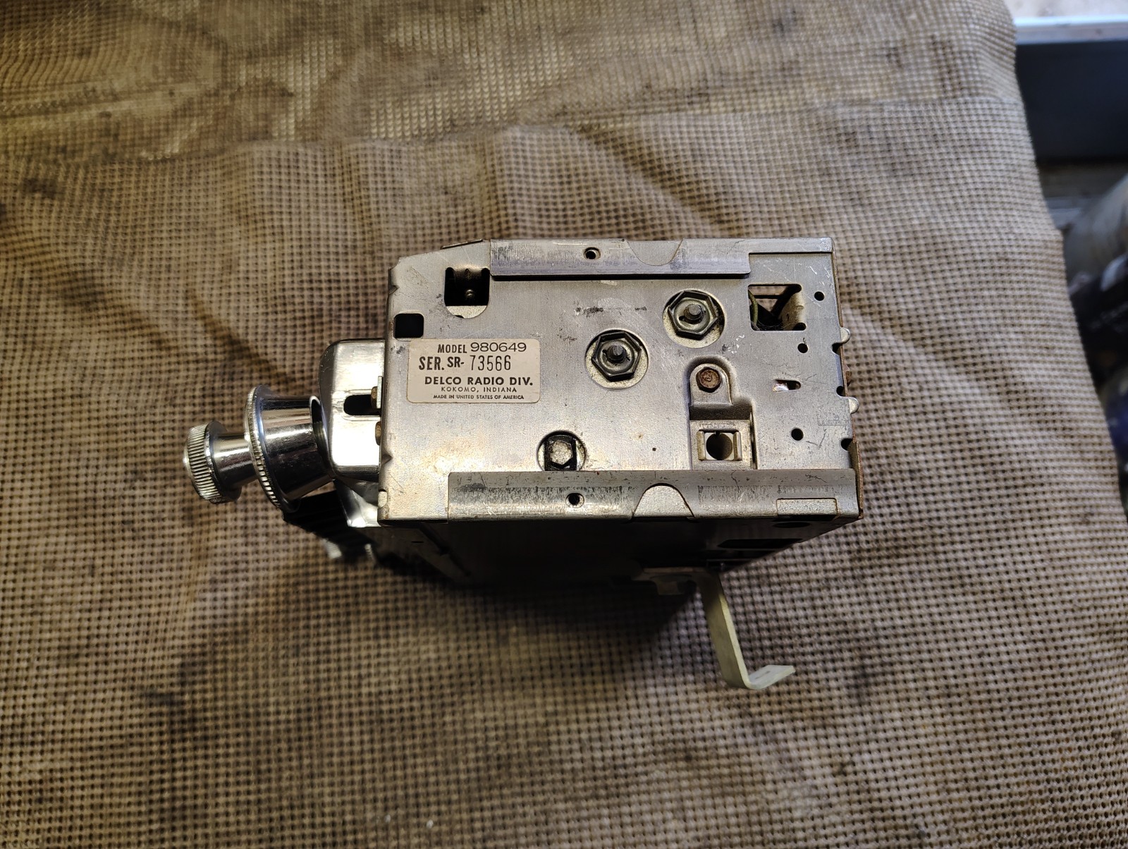 1964 Buick Skylark Special Deluxe Sport Wagon Factory AM Radio 980649 WORKS!