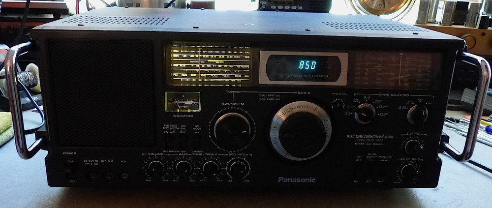 Panasonic RF-4900 AM-FM Shortwave Receiver