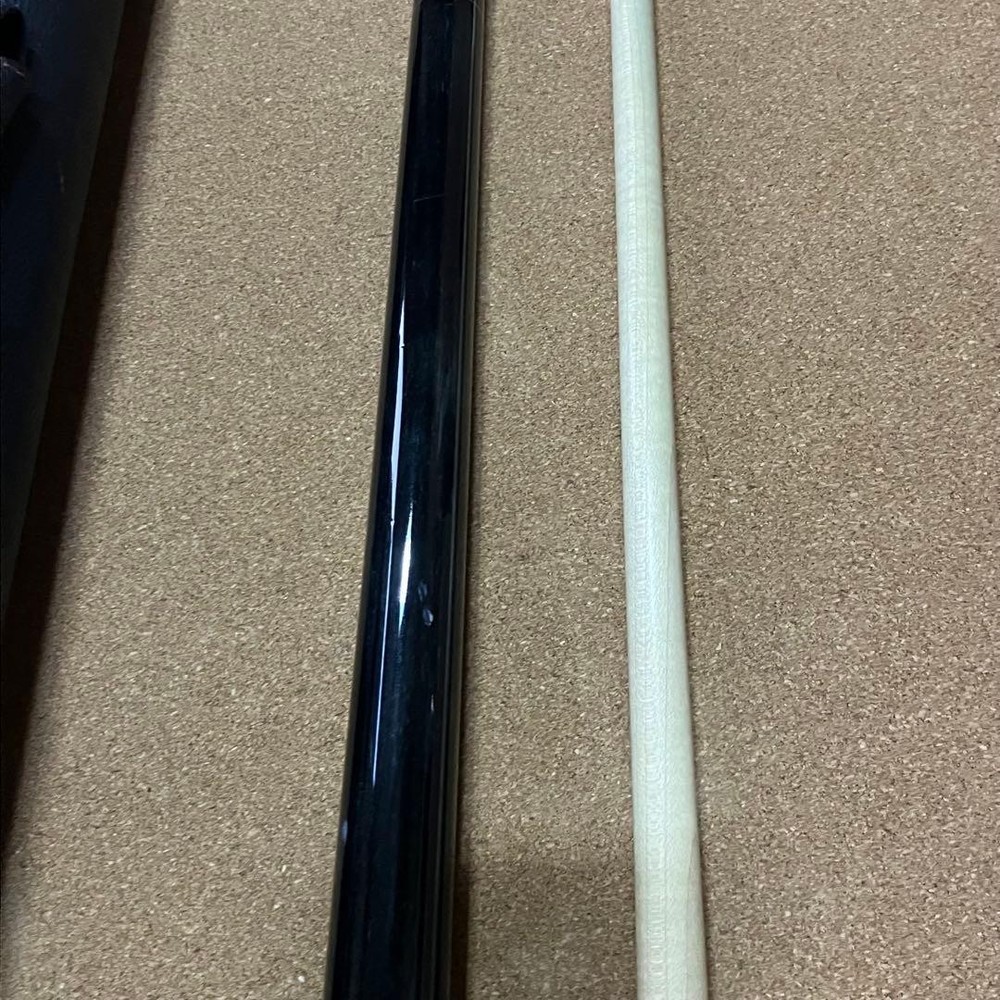 Mezz Jump & Break Cue with Case Used Pool Stick