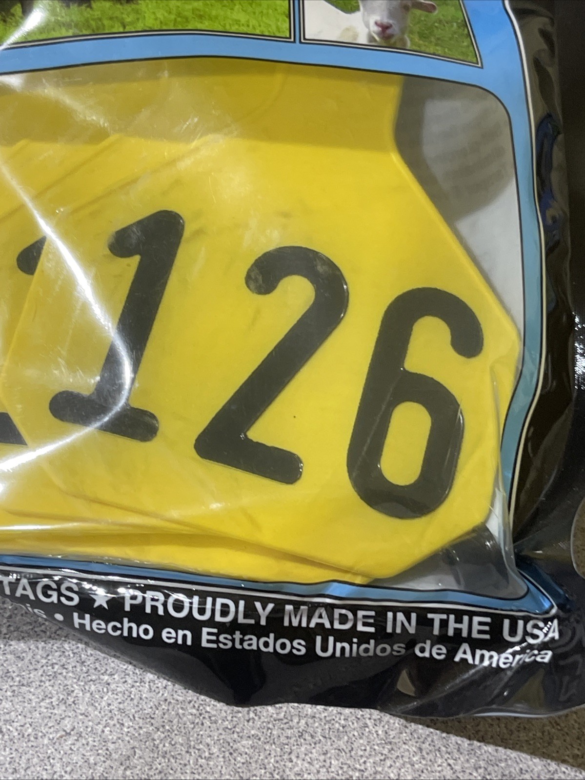 Y-Tex 4 Star Large Cattle Tags 25 Pack, 2 Piece Ear Tag System, Yellow, 126-150