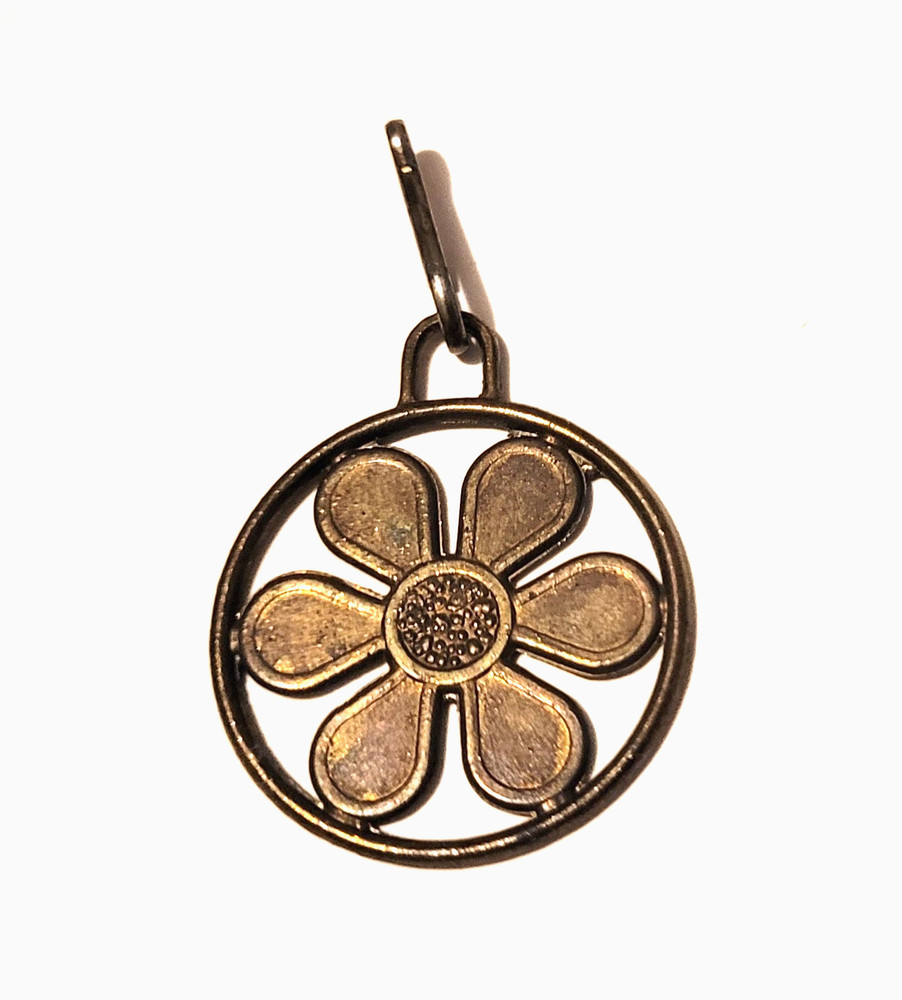 Vintage Flower Zipper Pull