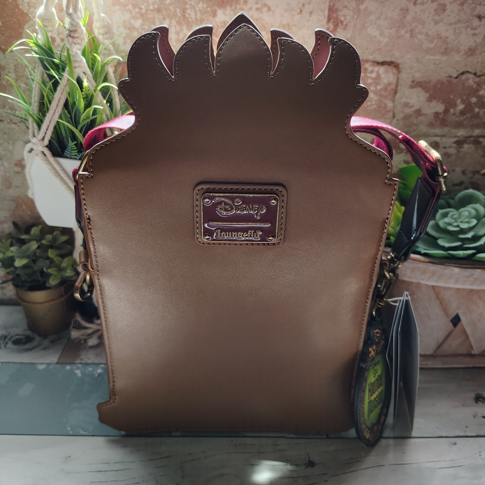 🏰🕰️Disney loungefly Haunted Mansion Clock Crossbody Glow In The Dark