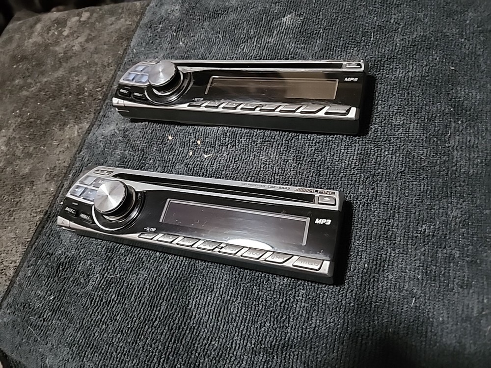 Alpine CDE-9843 CD Receiver Faceplate ONLY TESTED