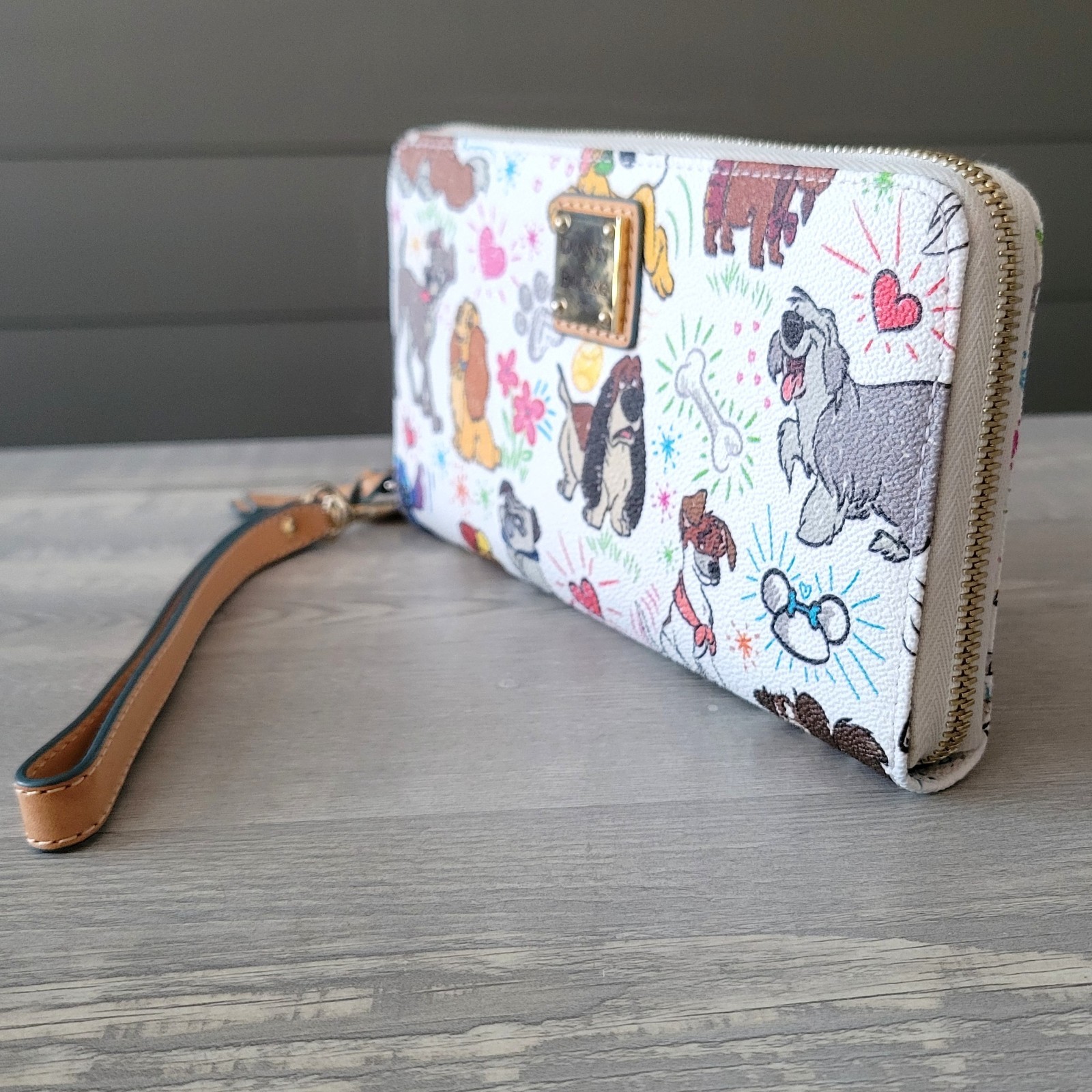 Disney Dooney & Bourke Sketch Disney Dogs Zip Wallet Wristlet Carried Once EUC