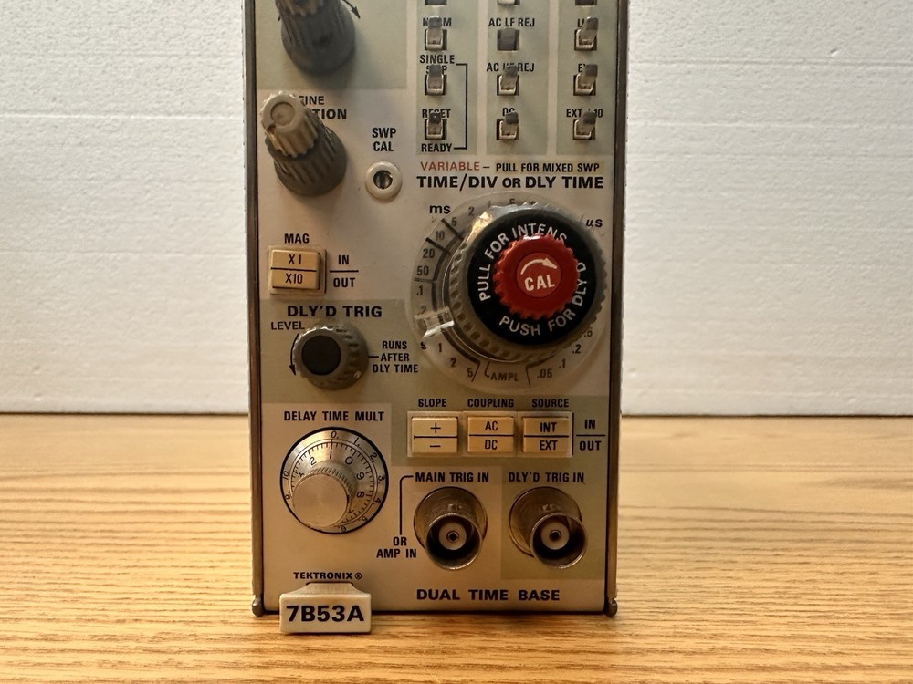 TEKTRONIX model 7B53A Dual Time Base Main Triggering Amplifier Module