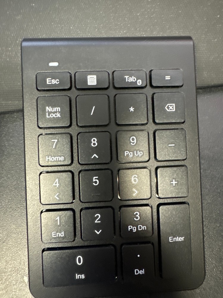 Insignia 22 Key Bluetooth Switch Number Keypad for Windows macOS Ipad android