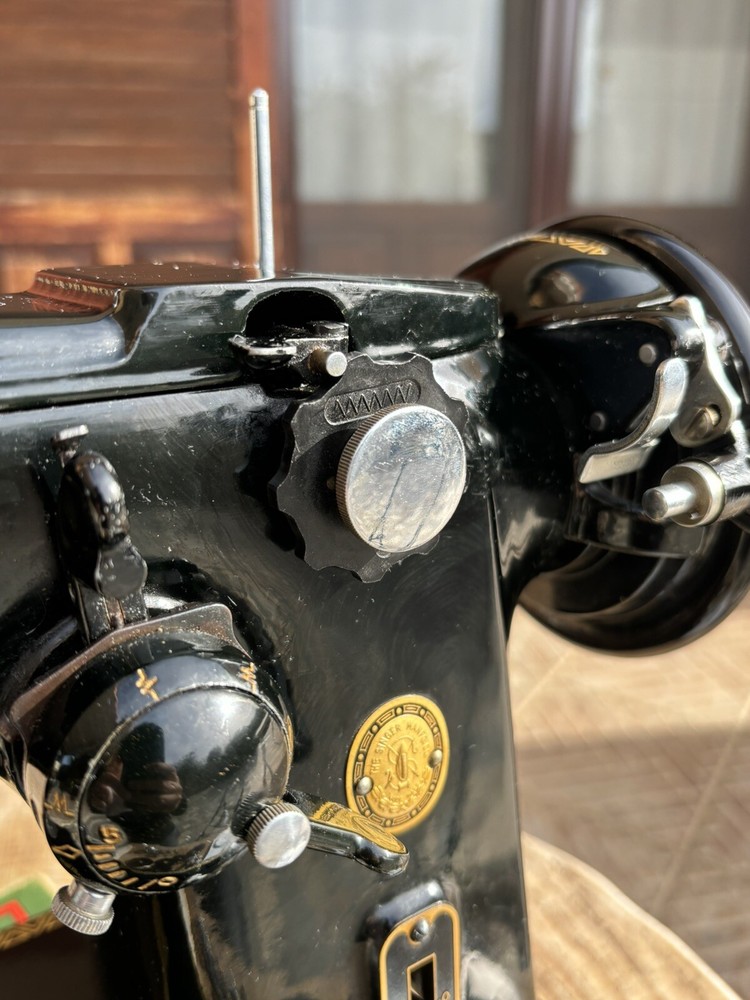 SINGER 306 sewing Machine