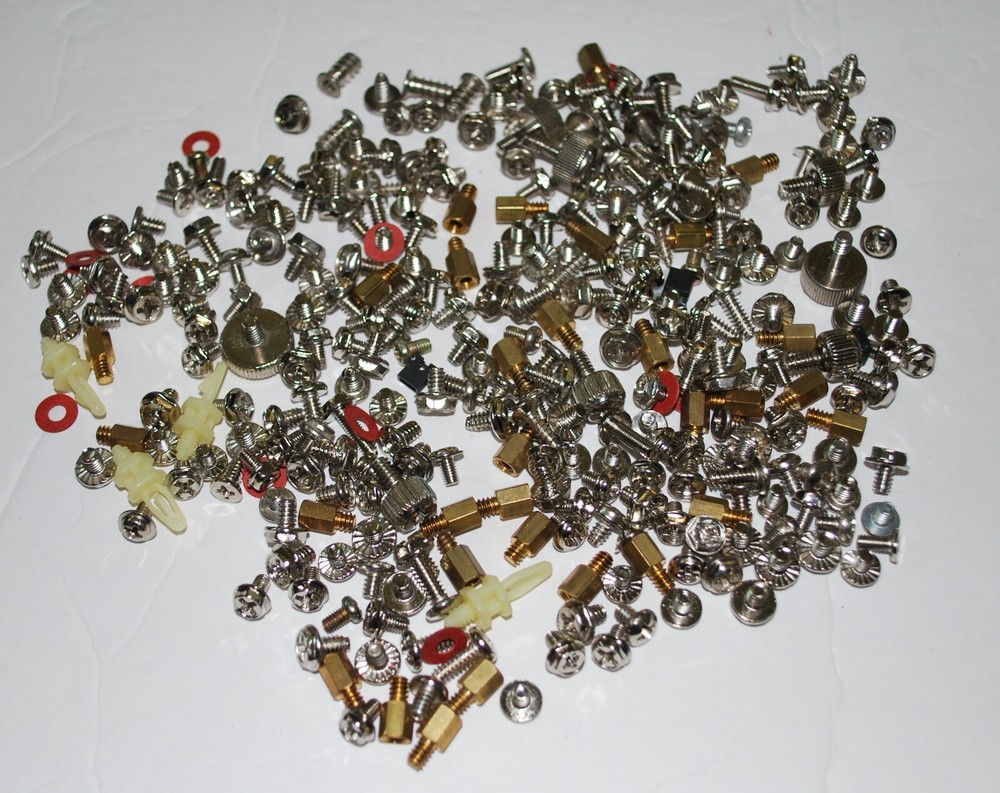 BAG OF ASSORTED COMPUTER HARDWARE SCREWS