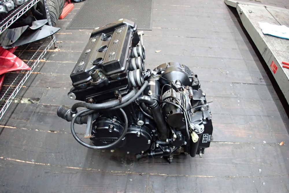 2001 TRIUMPH TROPHY 900 ENGINE W/ STARTER 190PSI COMPRESSION 38537 MILES