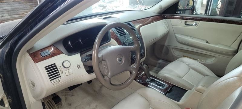 06 Cadillac DTS Console Front Floor