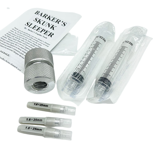 Barker's Skunk Sleeper Nuisance Control Skunk Essence Pole Syringe