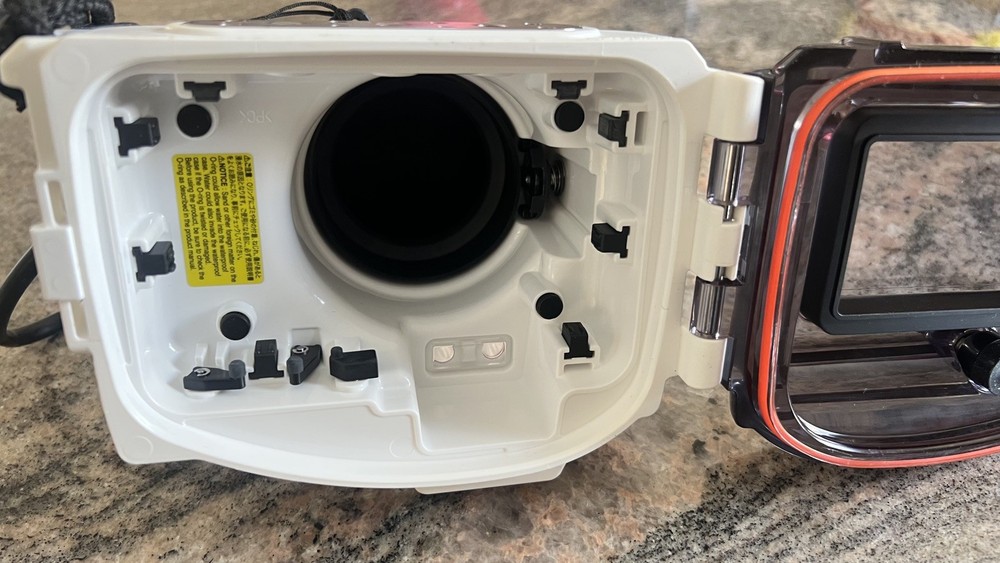 Nikon 1WP-N3Water proof 45m/147ft CASE
