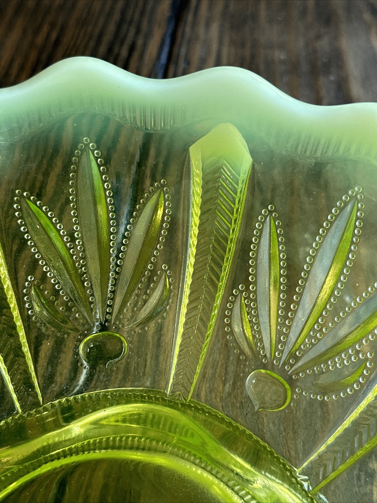 Fenton Topaz Opalescent Cactus Centerpiece Bowl Only Missing Horn Yellow Art