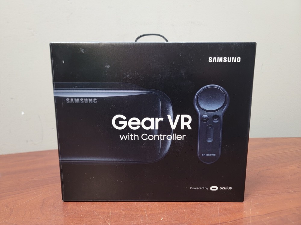 Samsung Gear VR Powered By Oculus Virtual Headset W/Controller SM-R324