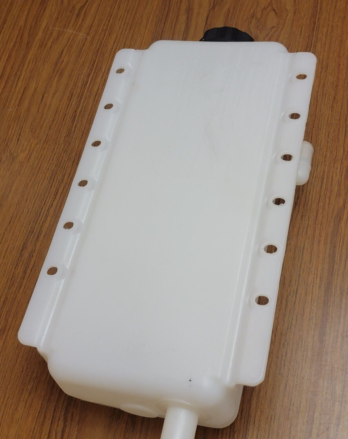 Swisher - 17899 - 6 Qt Hydraulic Tank w/ Fittings