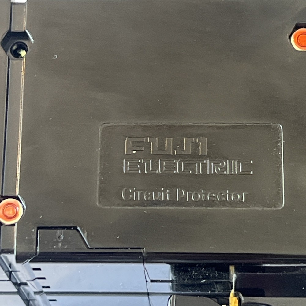 FUJI ELECTRIC CP32D-3A Double Pull Circuit Protector (NEW) open box Qty-1