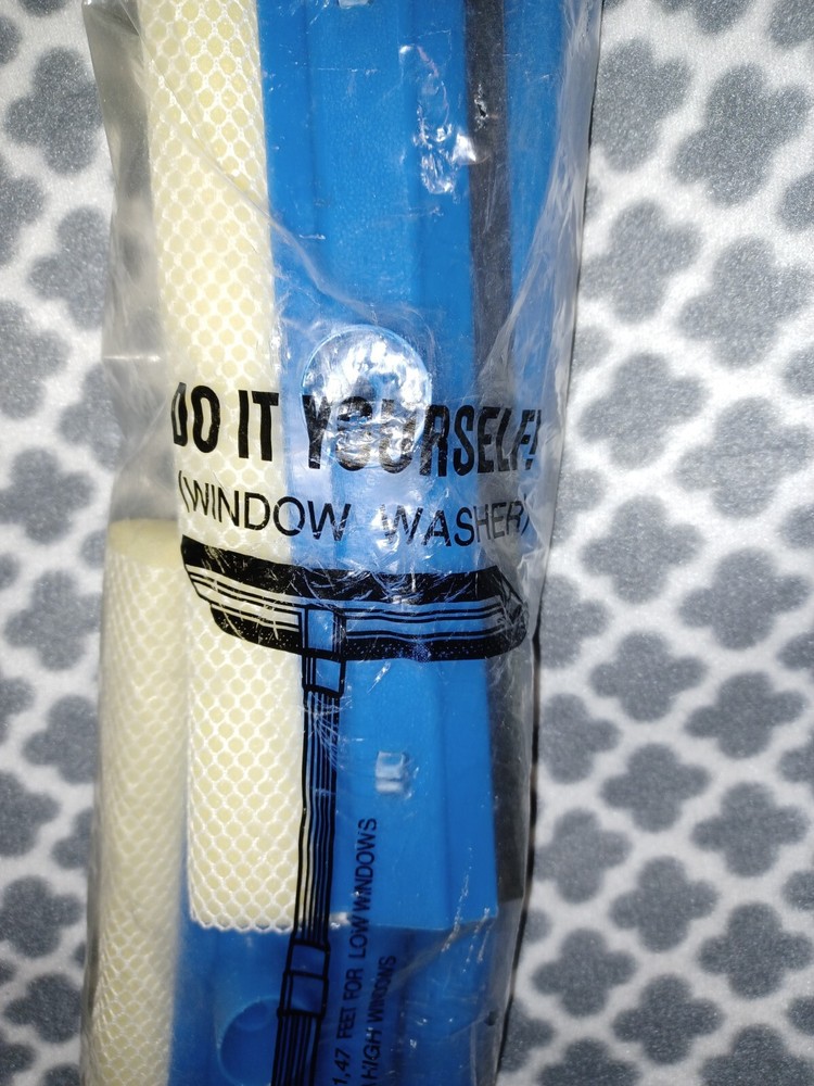 (2) SQUEEGEE MICROFIBER WINDOW WASHERS FOR WINDOWS & CAR CLEANING BRAND Kit New