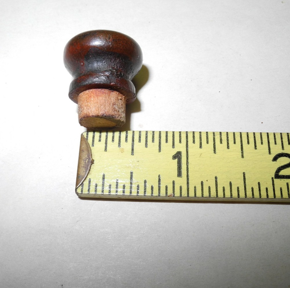 VINTAGE SINGER TREADLE SEWING MACHINE SMALL 2 PIECE SET OAK DRAWER KNOBS, NICE
