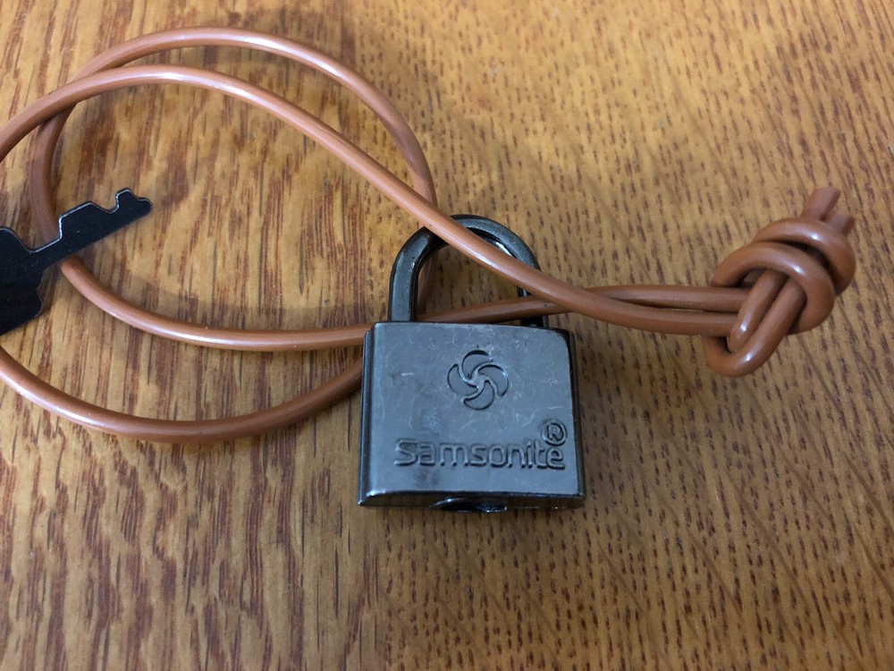 SAMSONITE LUGGAGE REPLACEMENT LOCK & 2 KEYS