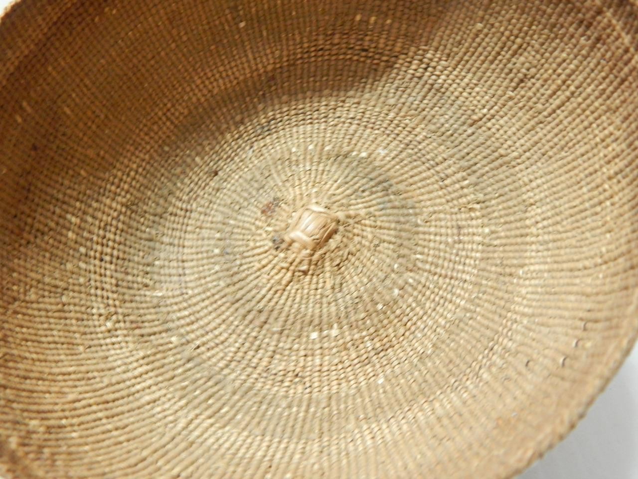 MINT FINE ANTIQUE YUROK (HUPA) CALIFORNIA BASKET HAT - CLEAN AND PRISTINE