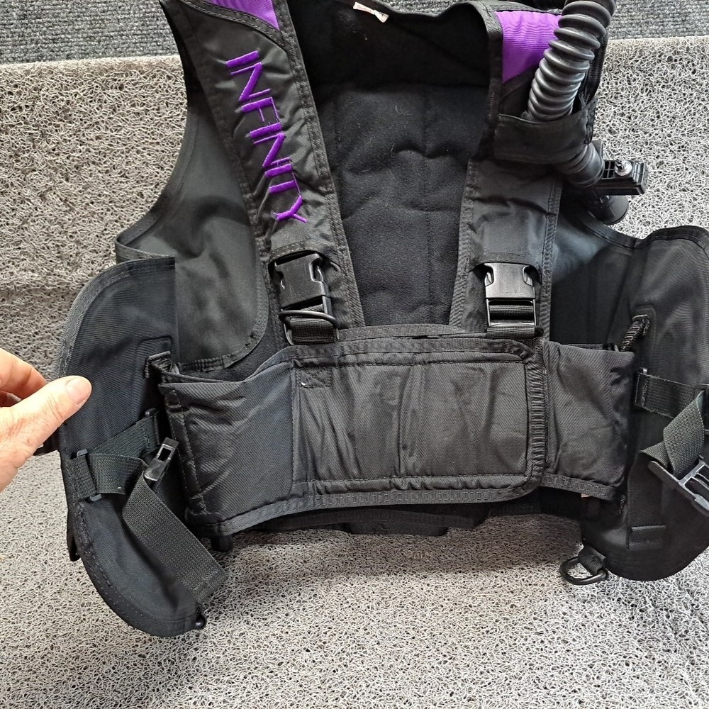 SEAQUEST Infinity Scuba Vest Size Medium W/ Breathing Source + Accessories