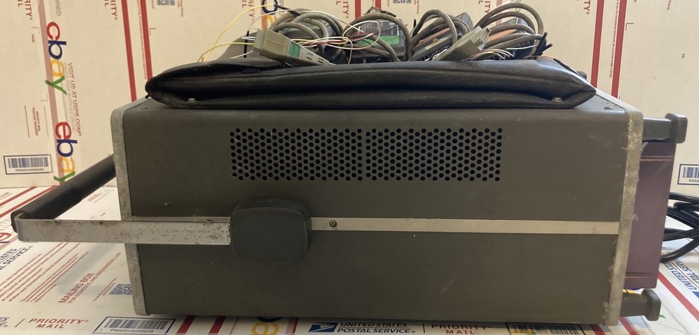 UNTESTED - AS-IS - HP 1600A Logic State Analyzer W/ 4x OEM HP Data Probes