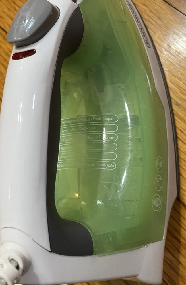 Black & Decker Easy Steam Compact Iron