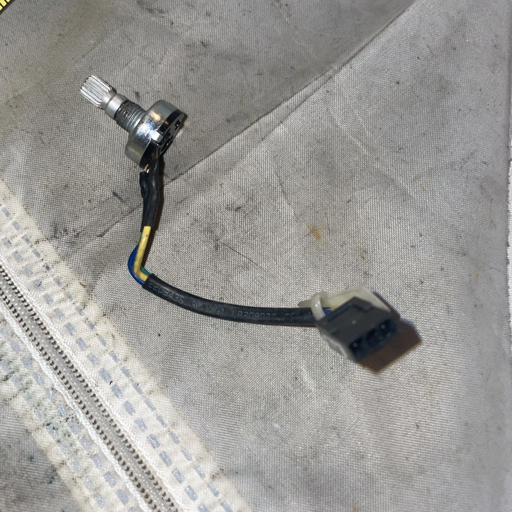 Speed Potentiometer Dwr9555h001 For A Mobility AY04