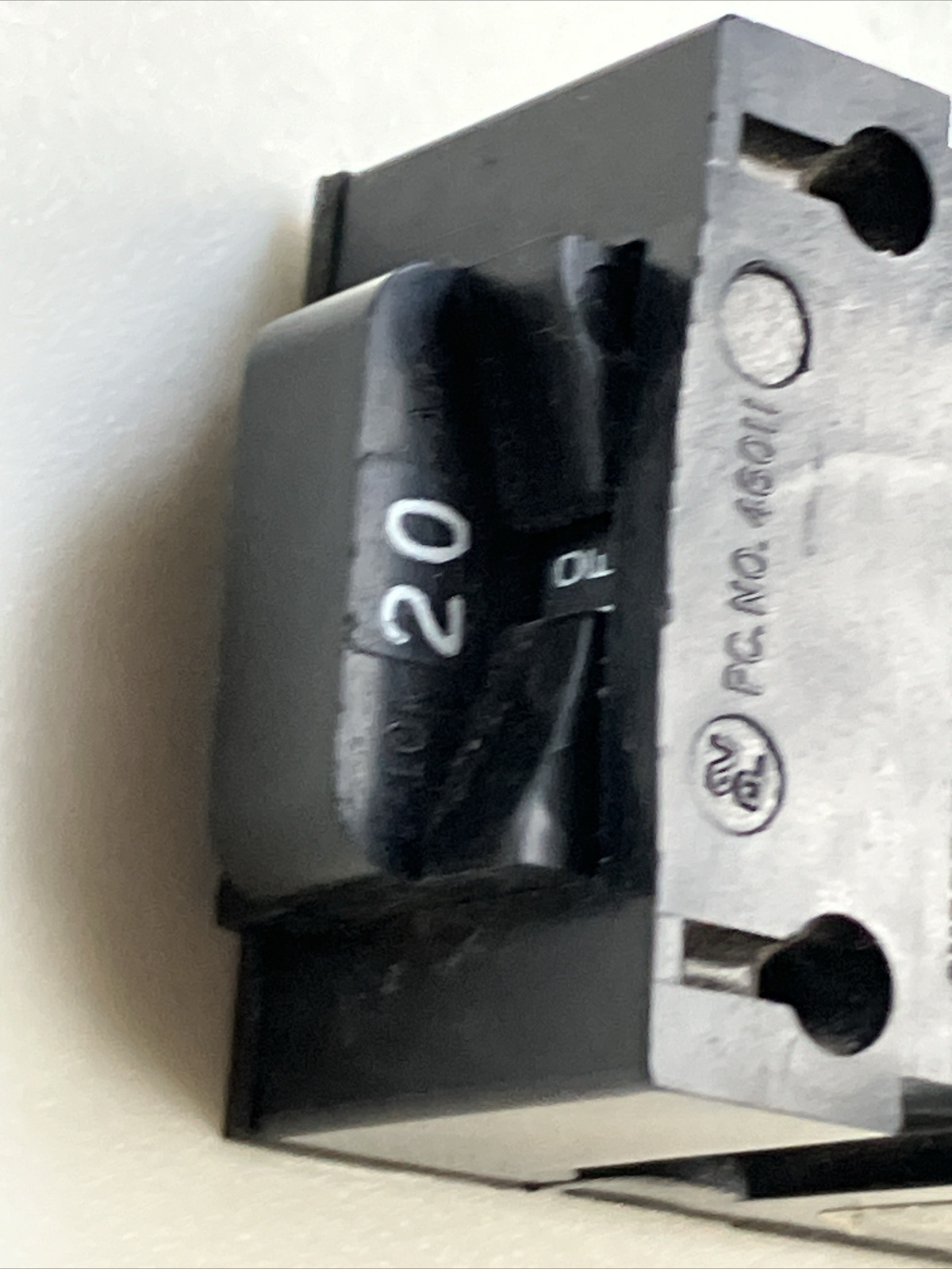 Bulldog P120, 20 Amp, 120 Volt, 1 Pole Pushmatic Circuit Breaker- WARRANTY