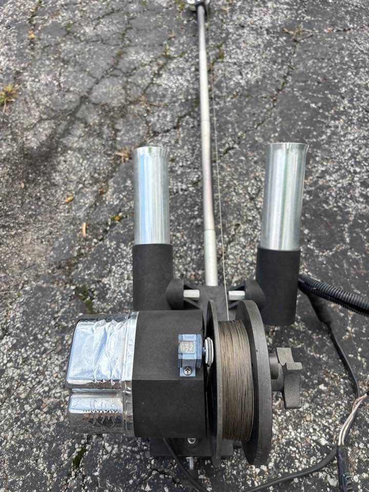 (4) Walker Electric Downriggers w/ Extension rods