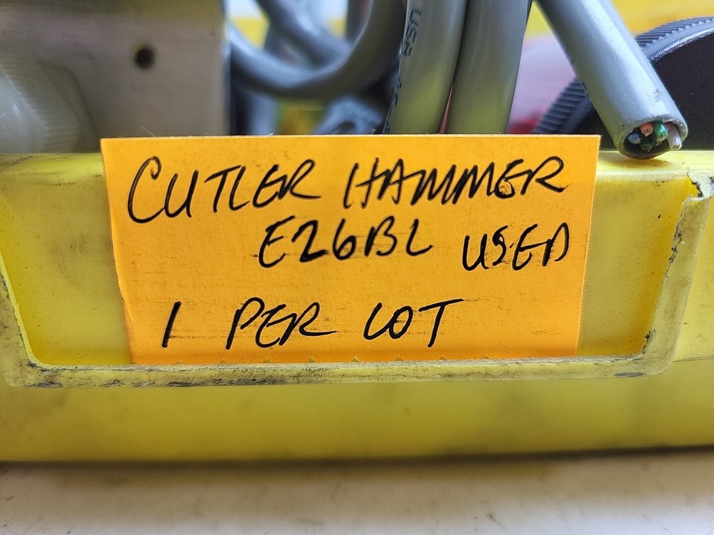 Cutler Hammer E26BL Stacklight Base With 4 Lights Ser A2 250V Max Used