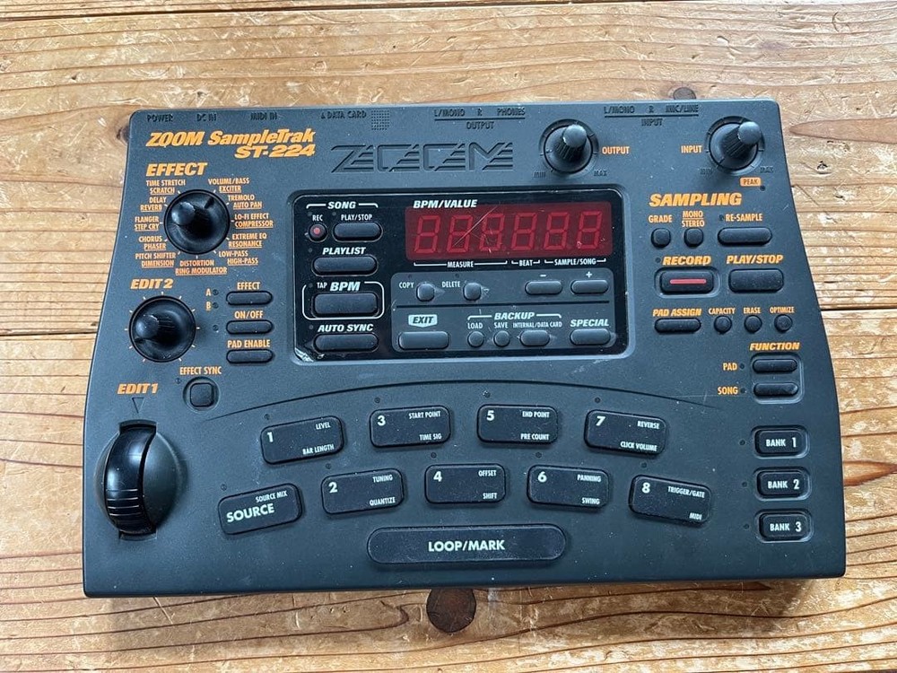 Zoom SampleTrak ST-224 Sampler with Adapter and Manual